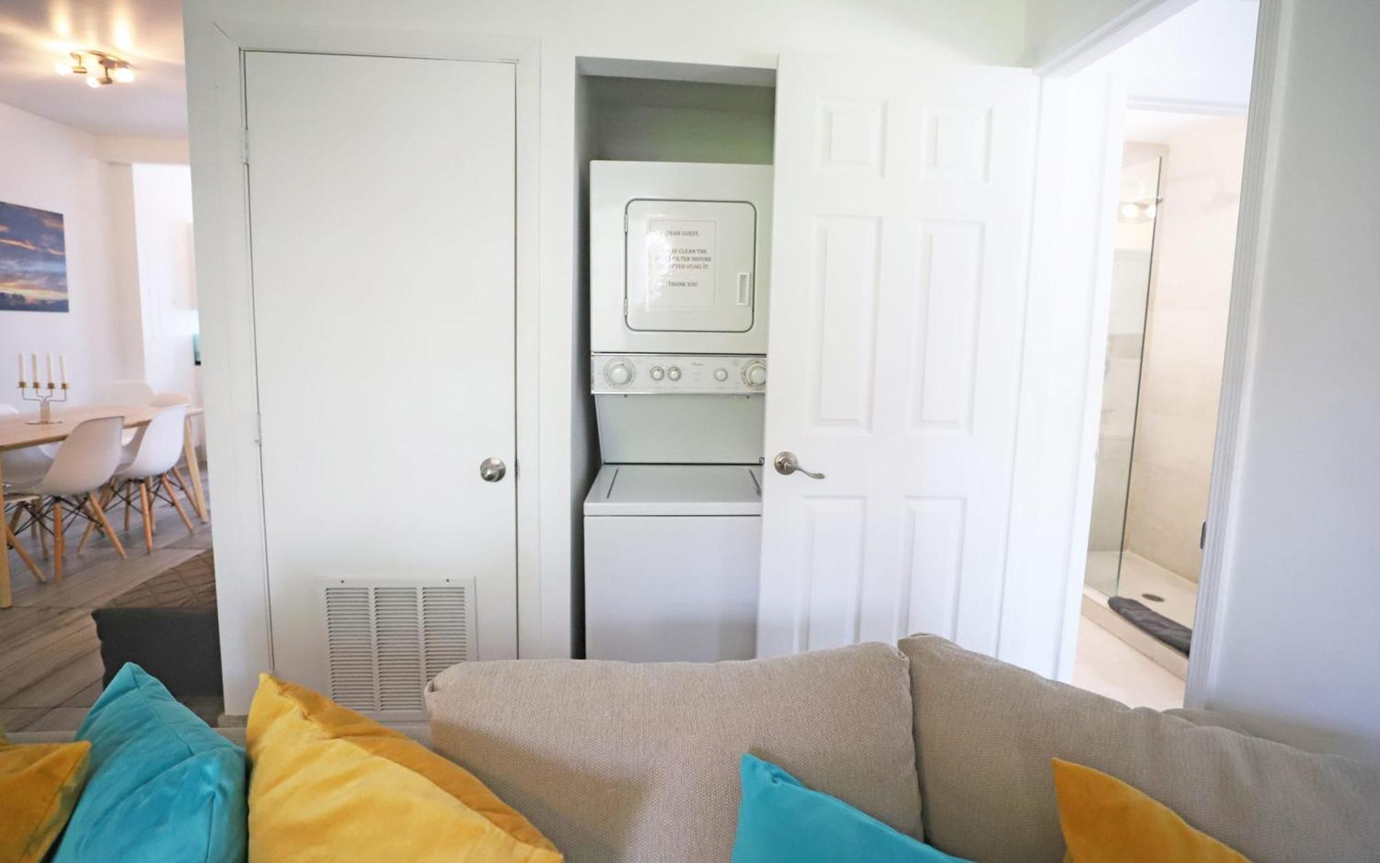 South 2 Bedroom 2 Bathroom Steps To Ocean Drive * Miami Beach